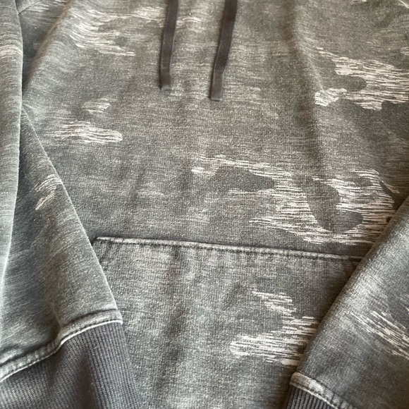 Athletic Works gray/black camo long sleeved hoodie L - Picture 4 of 11
